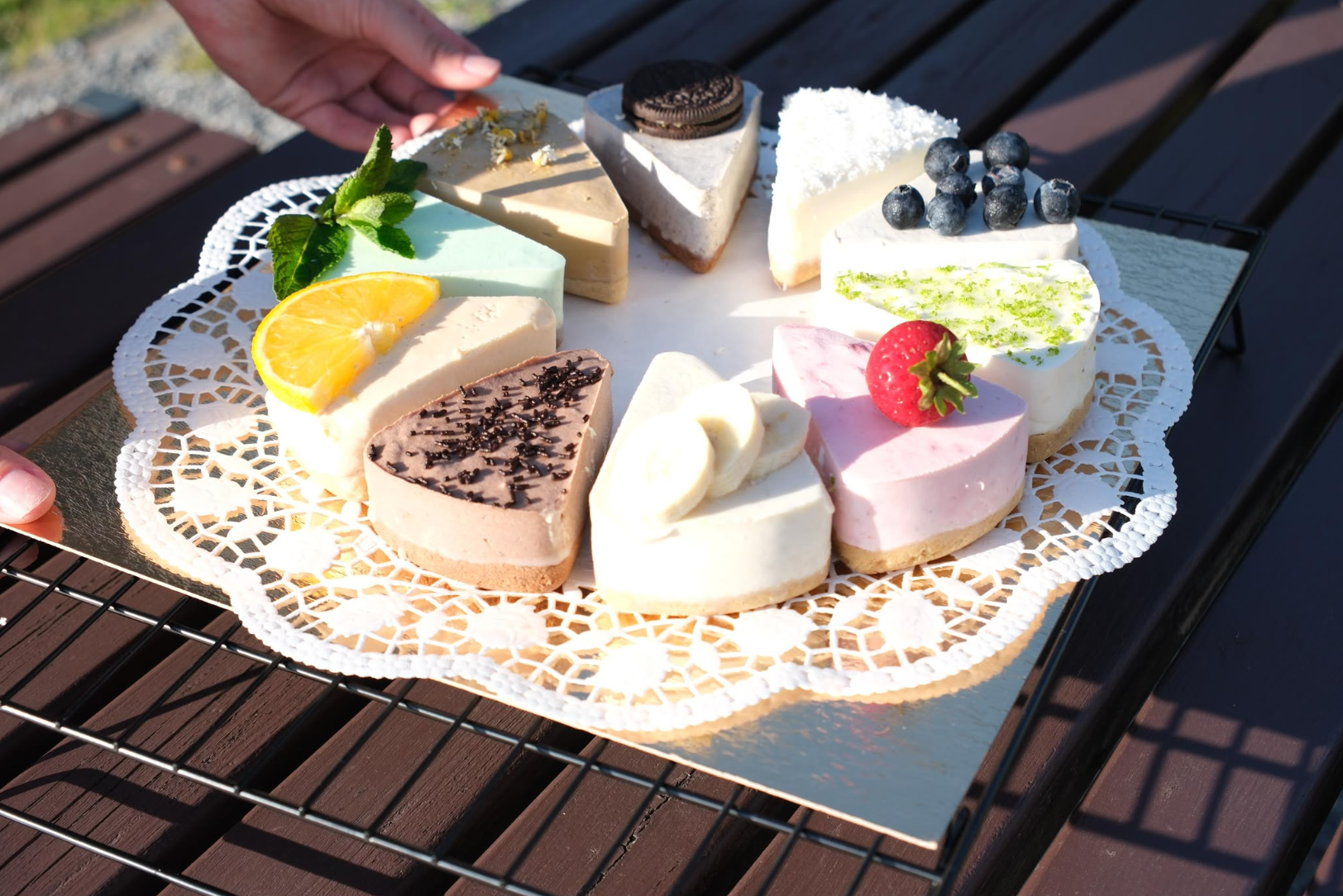 A whole cheesecake showing all the flavours